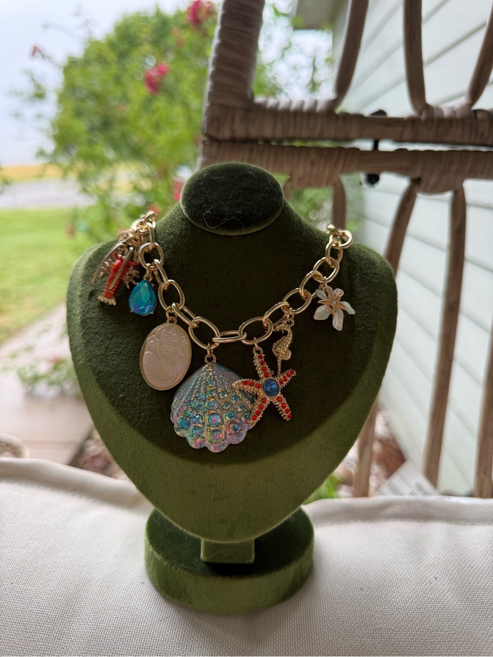 Betsy Johnson Gold Sea Life Charm Necklace w/ Iridescent Shell and Red Starfish - Picture 2 of 10
